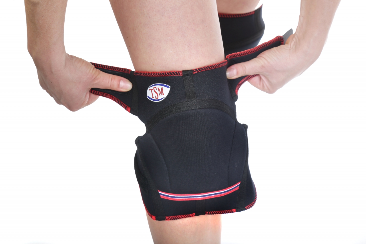 TSM KnieProtec aktiv schwarz 2157 Anlegen der Kniebandage Schritt 1