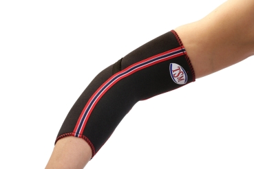 TSM Ellenbogenbandage Pro schwarz angelegt