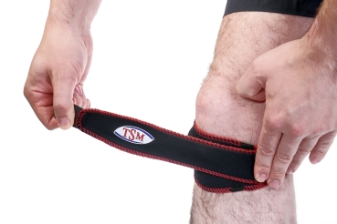 M Patellasehnenband Pro 2101 letzter Schritt beim Anlegen