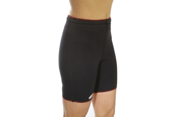 Die TSM Thermohose aktiv verfügt über eine 2mm starke, isolierende Neoprenschicht, die zu einer guten Durchwärmung und Isolierung im abgedeckten Bereich führt.