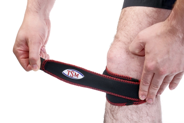 M Patellasehnenband Pro 2101 letzter Schritt beim Anlegen